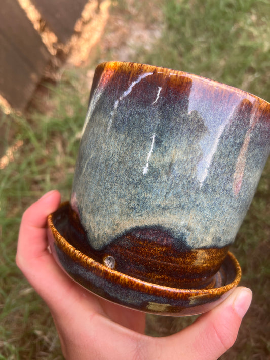 Small planter built in drip tray 1