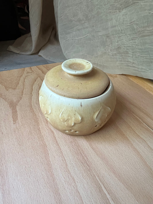 Light Caramel Garlic Keeper