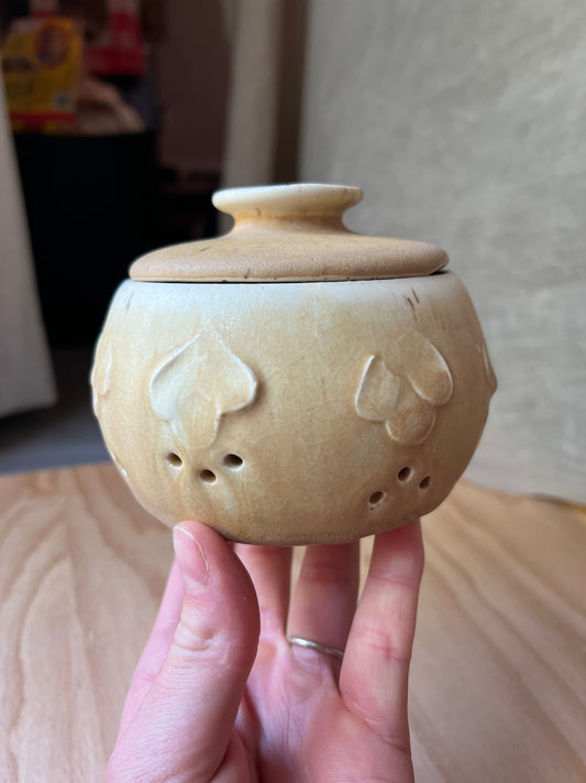 Light Caramel Garlic Keeper